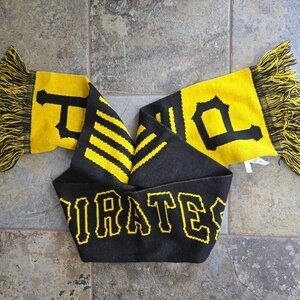 Forever Collectibles Knit Pittsburgh Pirates Scarf Black Gold Fringed Ends NWT